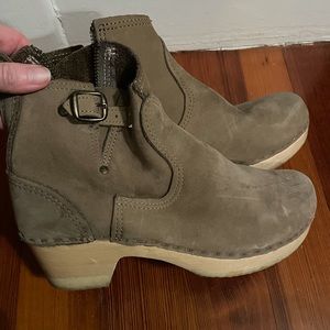 No. 6 clog boots size 39 (8)